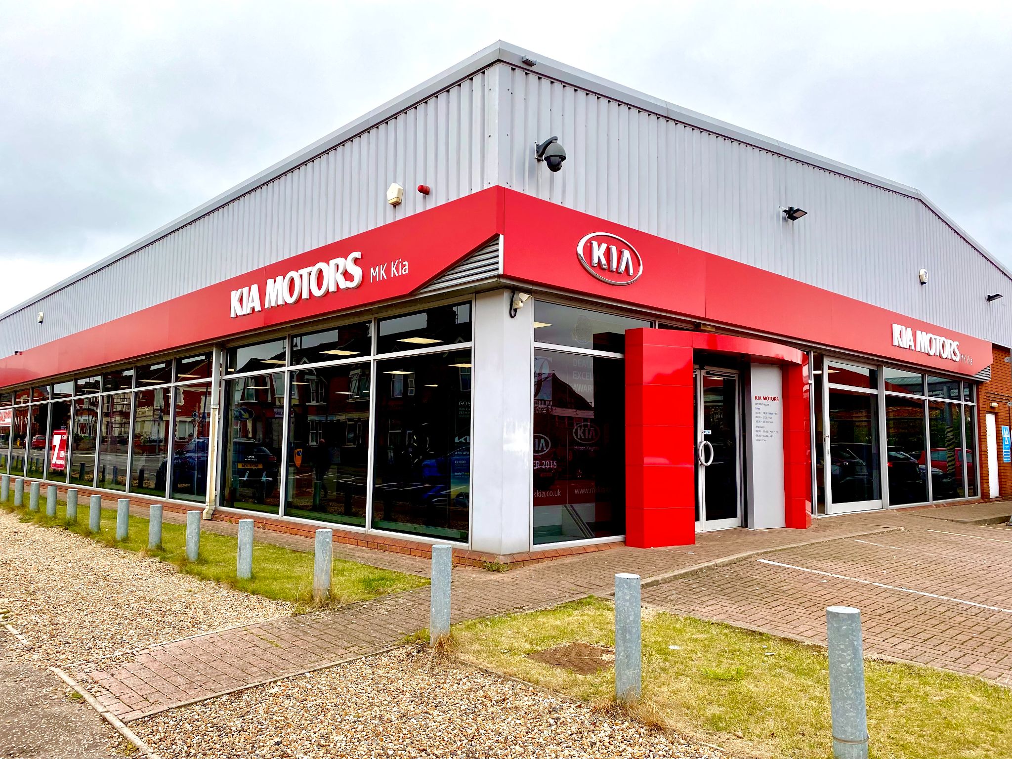 Milton Keynes Kia Car dealership in Wolverton AutoTrader